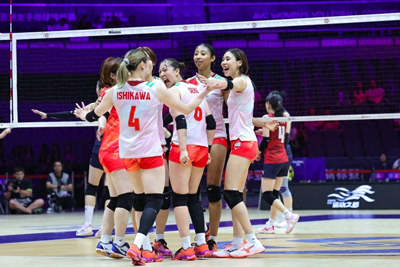 随着韩国女排0-3完败,亚运女排决赛2席诞生:2大东亚劲旅在列